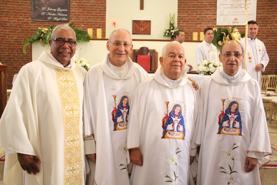 Bodas de Oro Sacerdotales de los Salesianos PP. Nicolás Navarro, Johnny Guzmán y Ángel Rogelio Soto