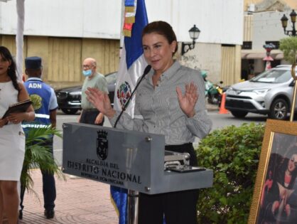 Desvelan tarja conmemorativa del centenario de la coronación canónica de Nuestra Señora de la Altagracia